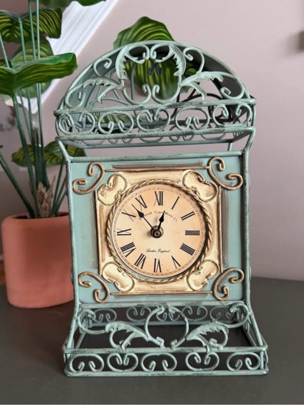 Edinburgh Clock Works Co. Vintage Style Metal Clock